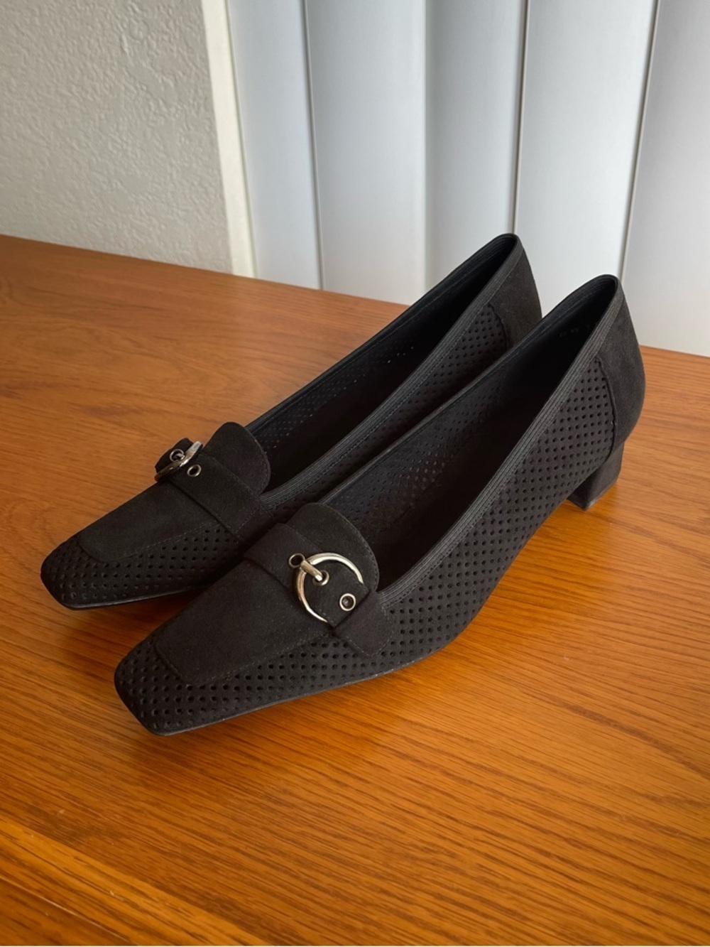 Stuart Weitzman Fairfield Ultrasuede Perforated Loafer Heels Black Size 8.5N